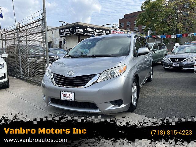 2017 Toyota Sienna LE