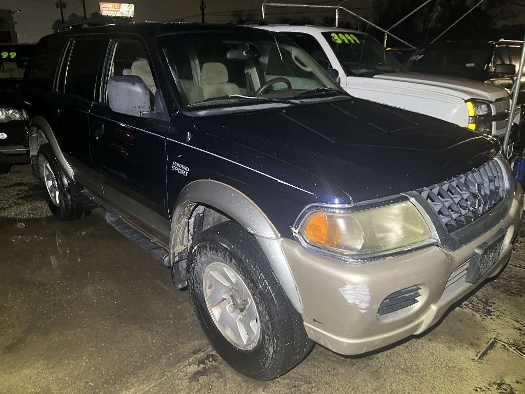 2002 Mitsubishi Montero Sport XLS